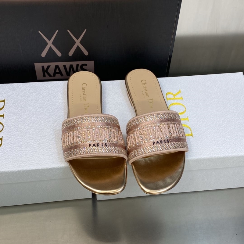 ch**an D*or slippers